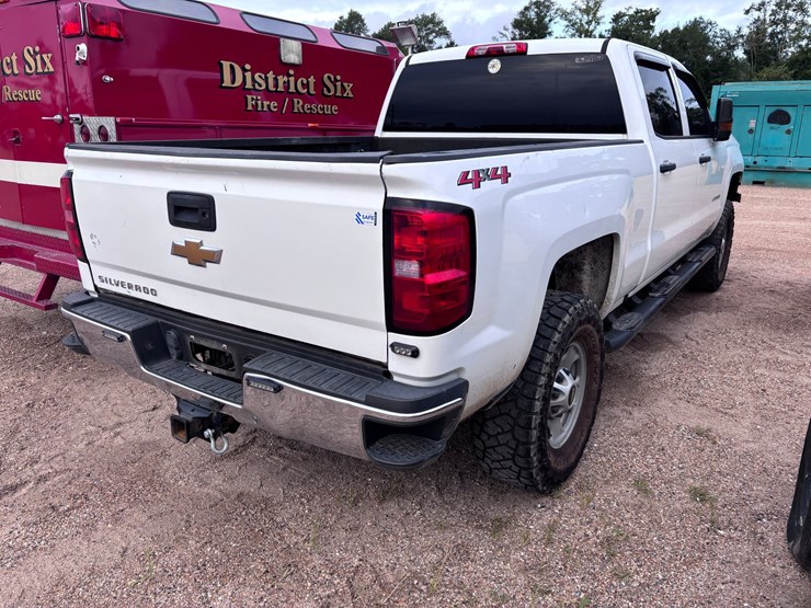 2018-chevrolet-silverado-2500-image-3