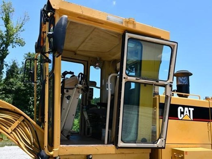 2002-caterpillar-140h-image-12