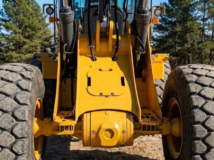 2017-deere-644k-image-35