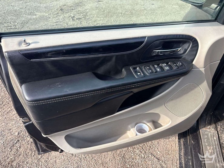 2017-dodge-grand-caravan-image-10