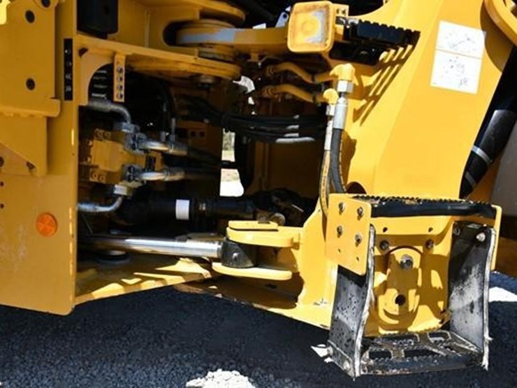 2020-caterpillar-938m-image-37