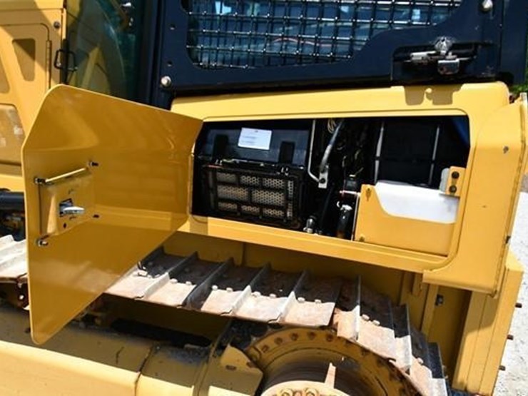 2020-caterpillar-d3k2-xl-image-13