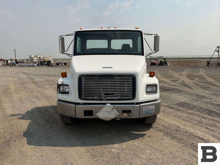 1992-freightliner-fl70-image-9