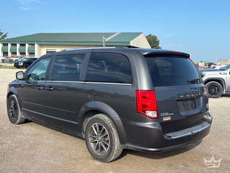 2017-dodge-grand-caravan-image-2