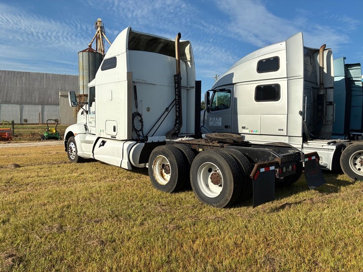 #2426-•-2012-kenworth-image-4