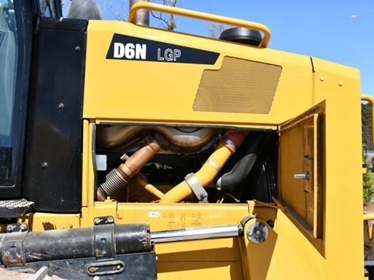 2019-caterpillar-d6n-lgp-image-9