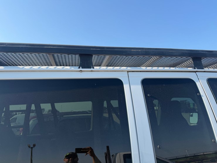 2013-ford-e350-image-51