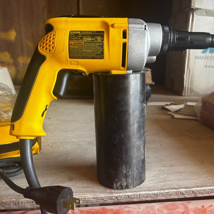 #39133 • DEWALT SCREWDRIVER