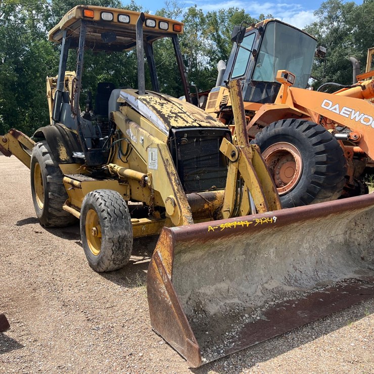#39249 • CATERPILLAR 416C TRACTOR | FOR PARTS/REPAIRS