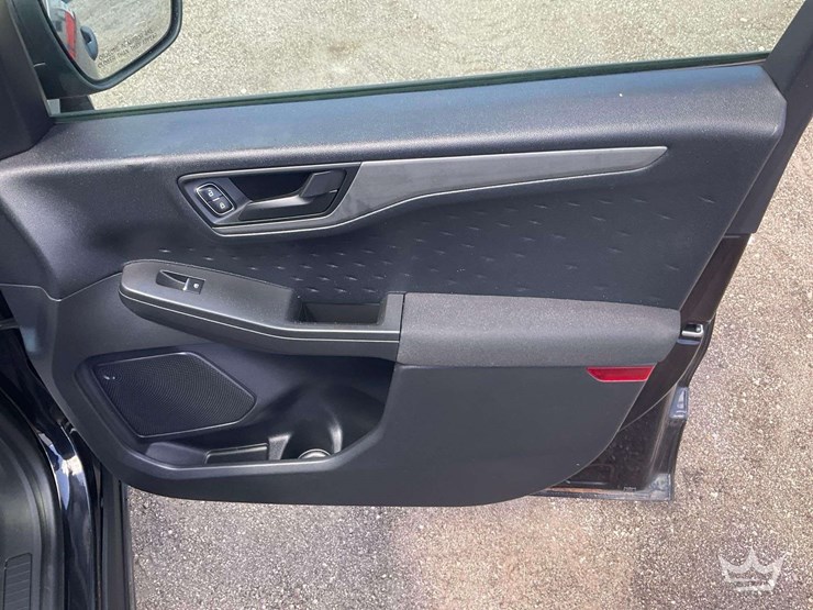2020-ford-escape-image-27