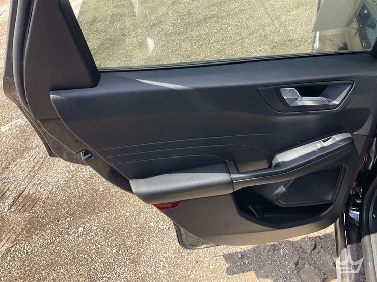 2020-ford-escape-image-22