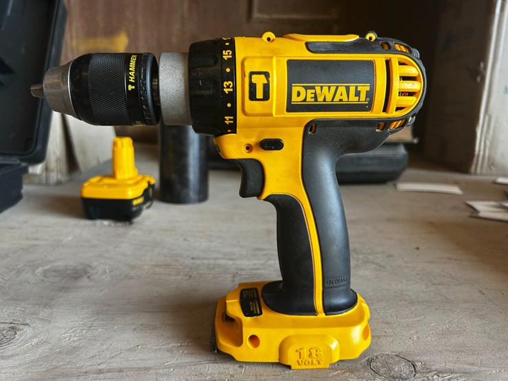 #39134-•-dewalt-cordless-hammer-drill/driver-kit-image-9