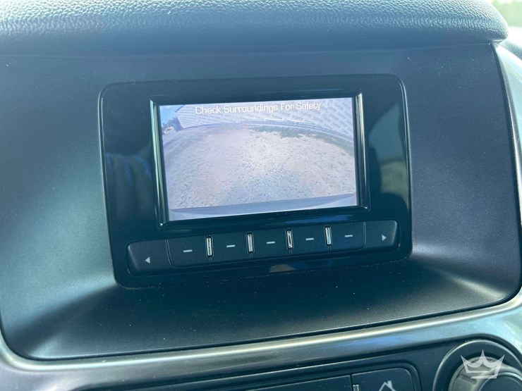 2015-chevrolet-tahoe-image-18