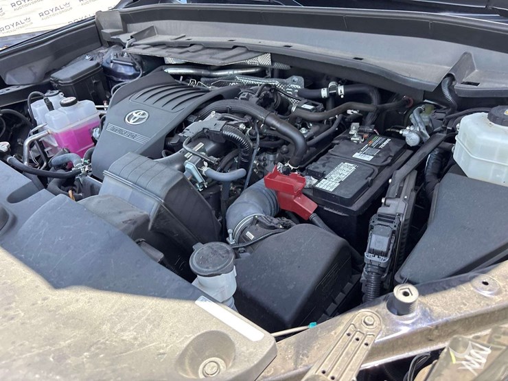 2024-toyota-highlander-image-10