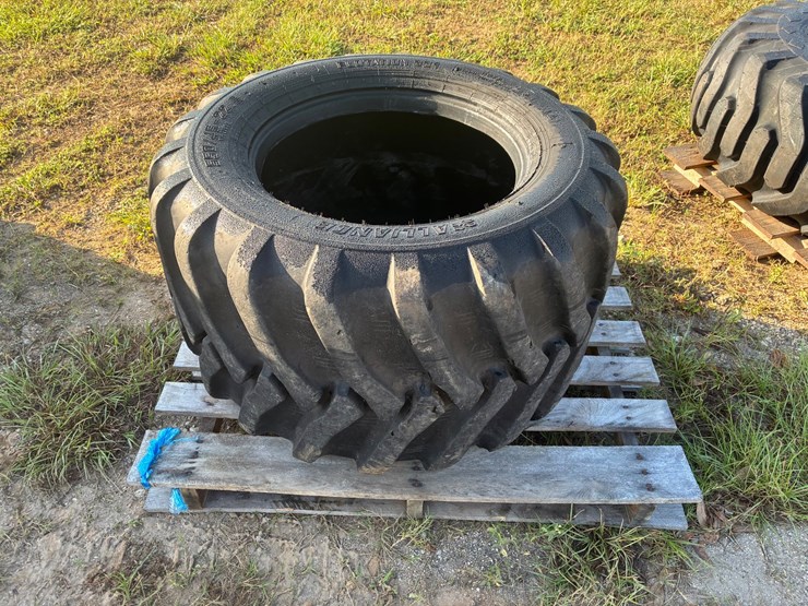 #2439-•-55/45/22-floation-tire-image-1