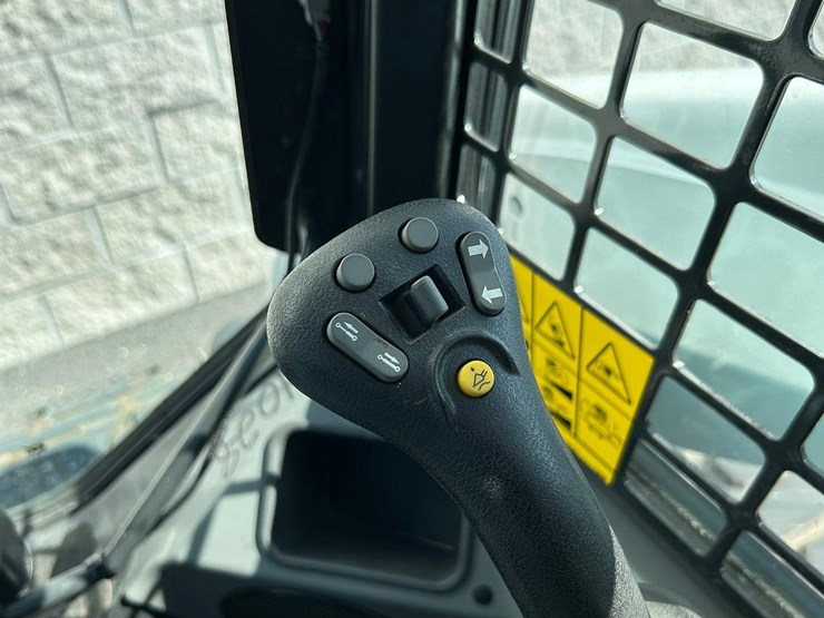 2024-bobcat-s650v2-skid-steer-loader-image-26