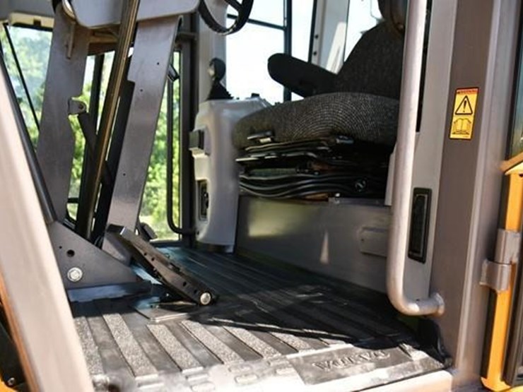2008-volvo-g940-image-19