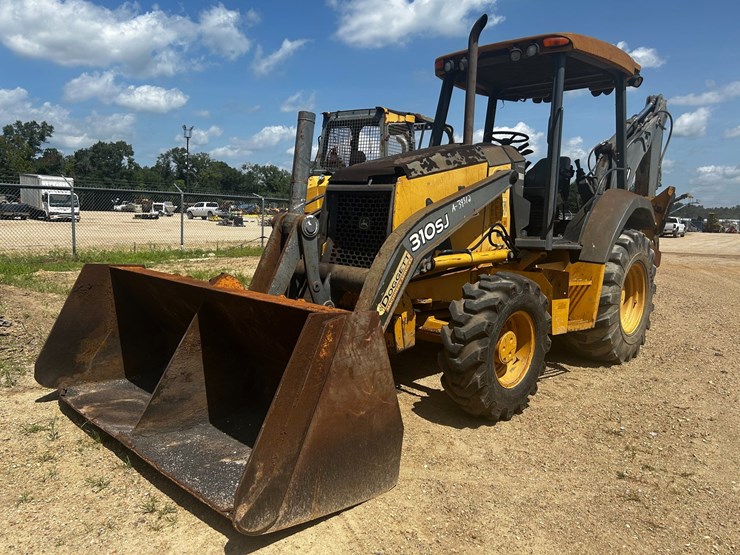 #39312-•-john-deere-310sj-backhoe-image-1