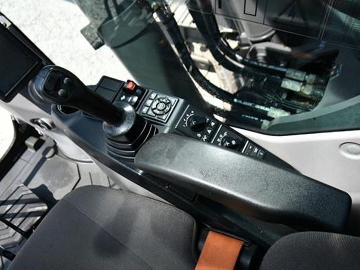 2022-volvo-ec250el-image-25