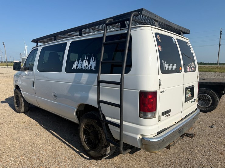 2013-ford-e350-image-4