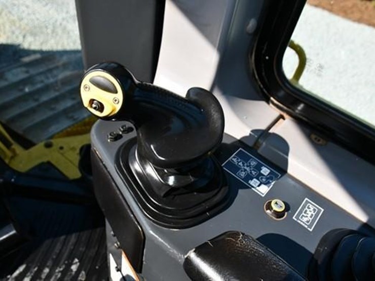 2019-komatsu-d65wx-18-image-26