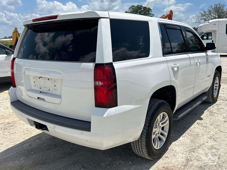 2020-chevrolet-tahoe-image-3