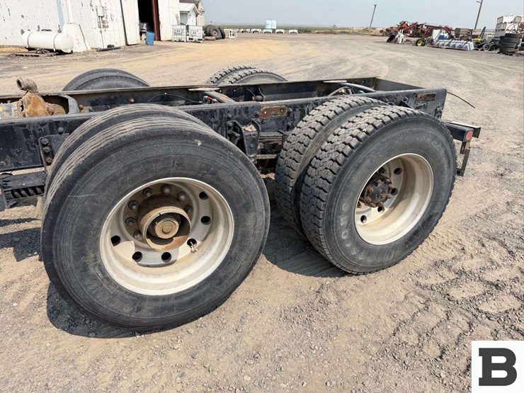 1992-freightliner-fl70-image-14