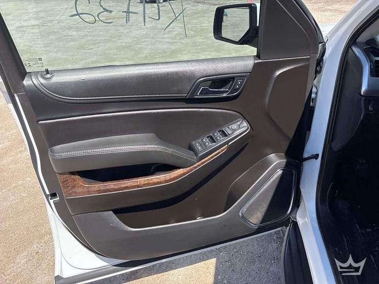 2019-chevrolet-tahoe-image-5