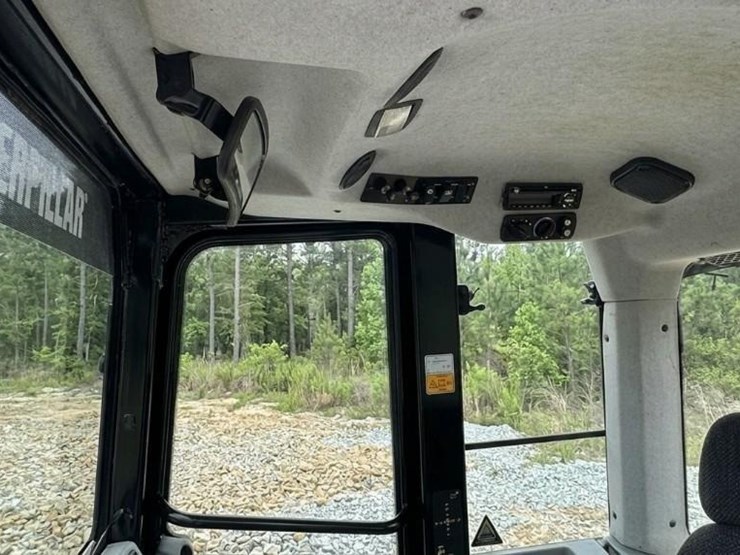 2017-caterpillar-953d-image-27