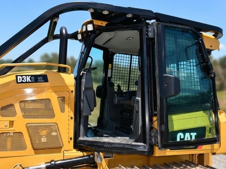 2020-caterpillar-d3k2-xl-image-15