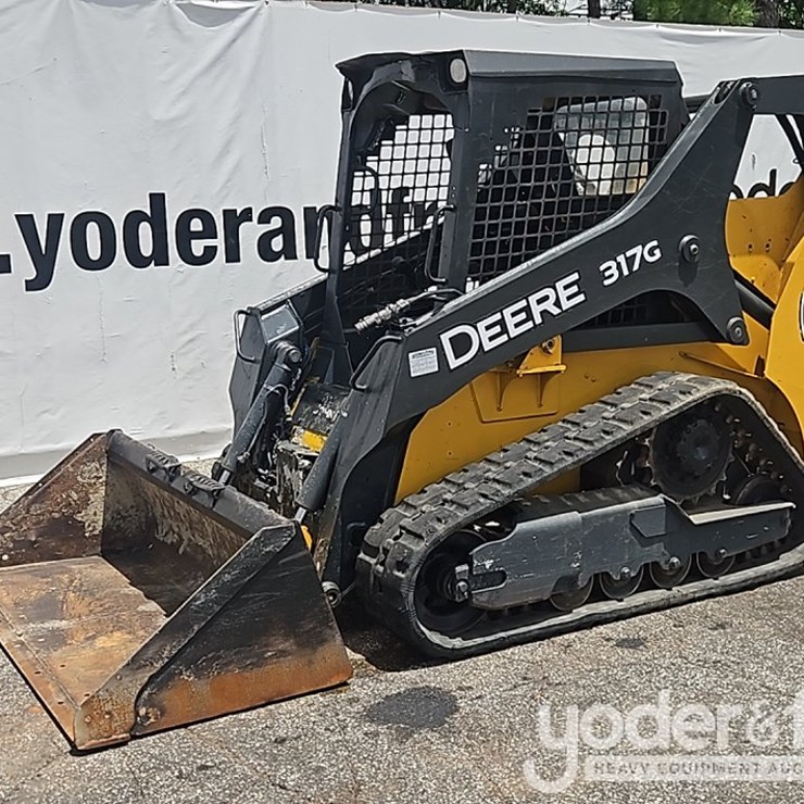 2019 DEERE 317G