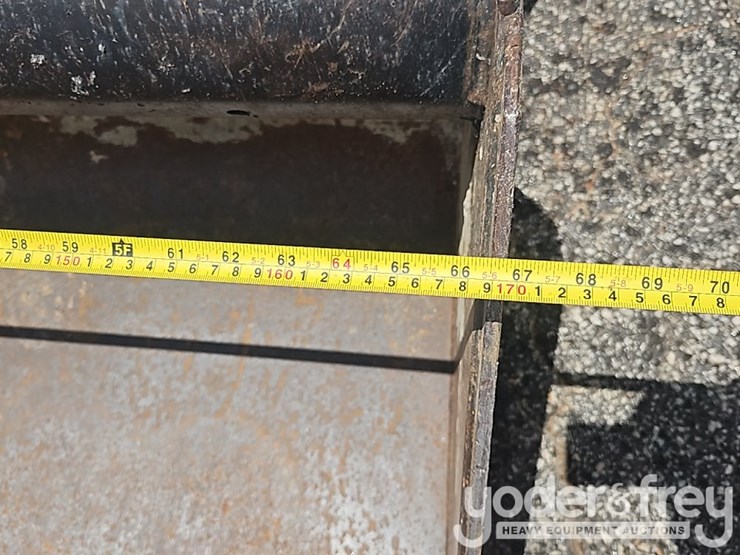 2019-deere-317g-image-10