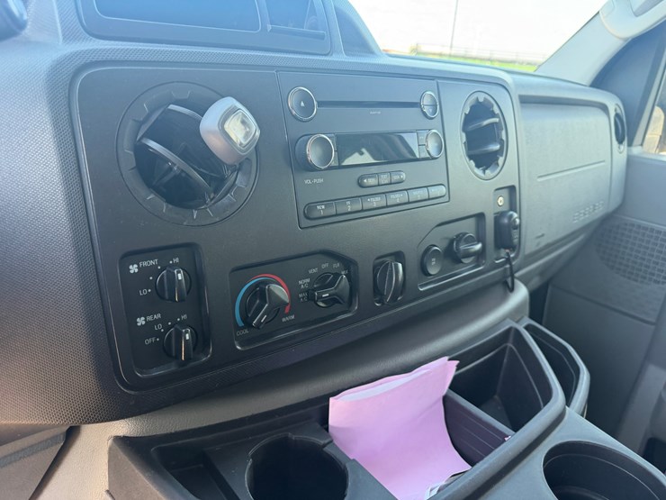 2013-ford-e350-image-81