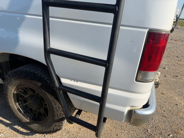 2013-ford-e350-image-56
