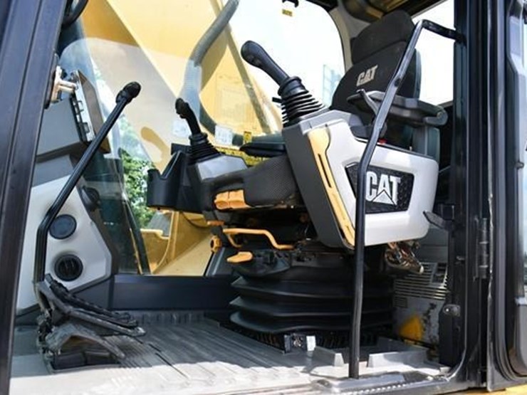 2019-caterpillar-336-image-15