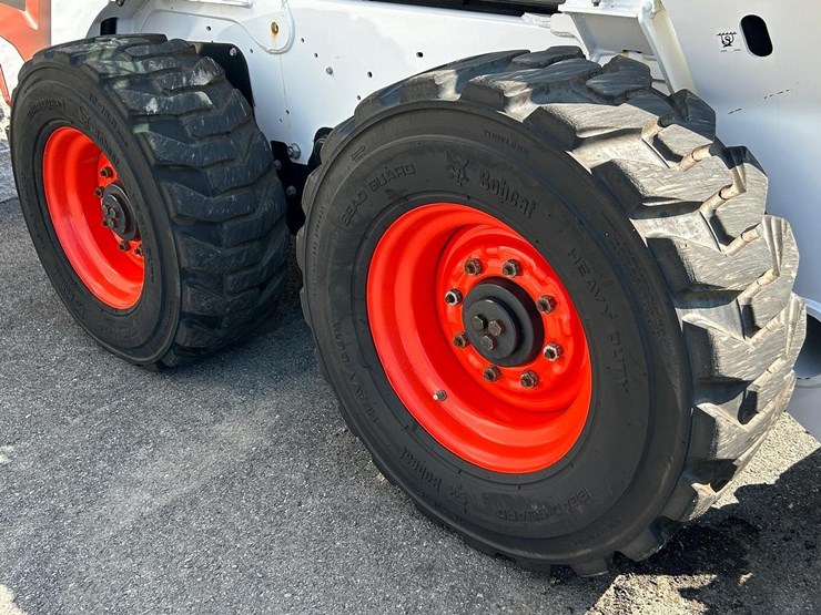 2024-bobcat-s650v2-skid-steer-loader-image-16