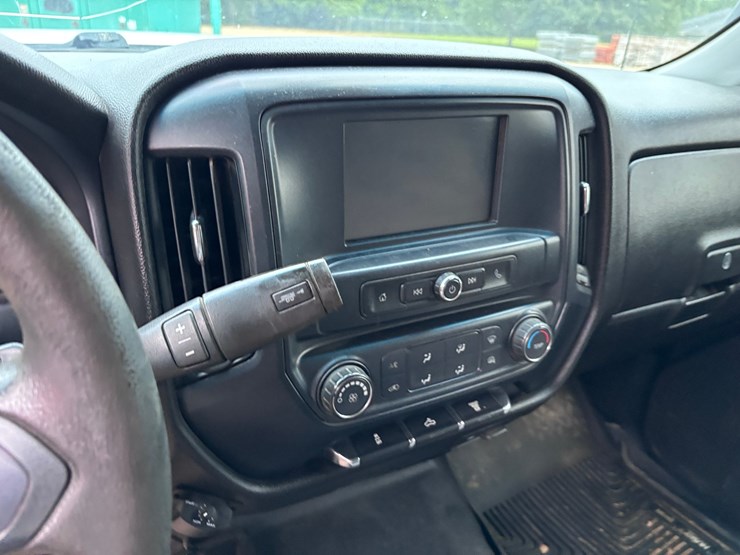 2018-chevrolet-silverado-2500-image-9