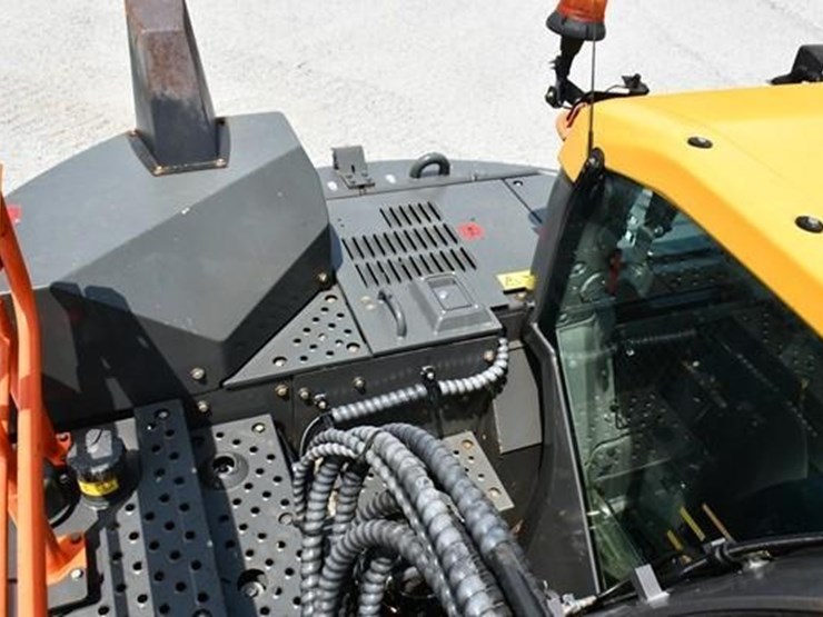 2021-volvo-ecr145el-image-32