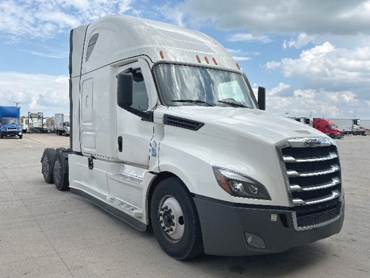 2022-freightliner-cascadia-126-image-1