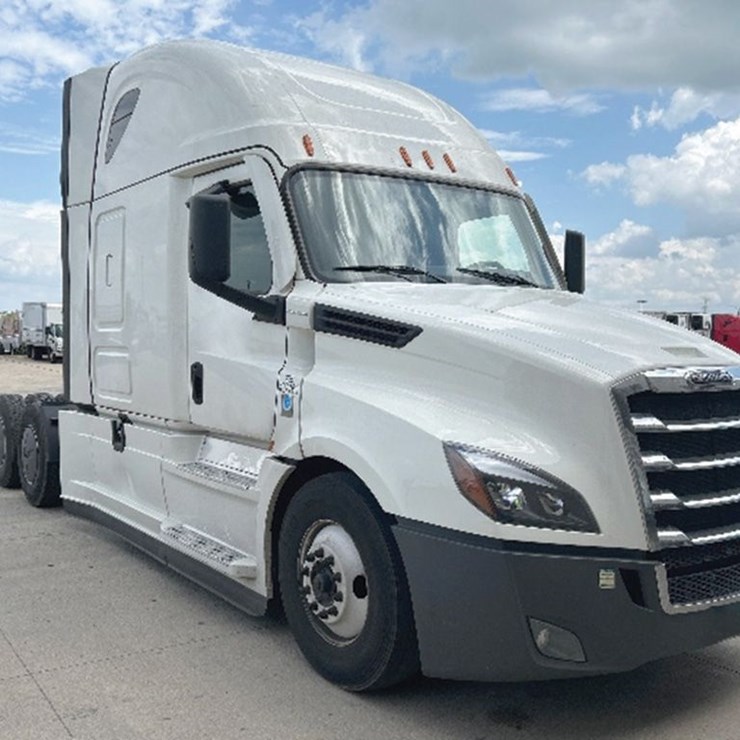 2022 FREIGHTLINER CASCADIA 126