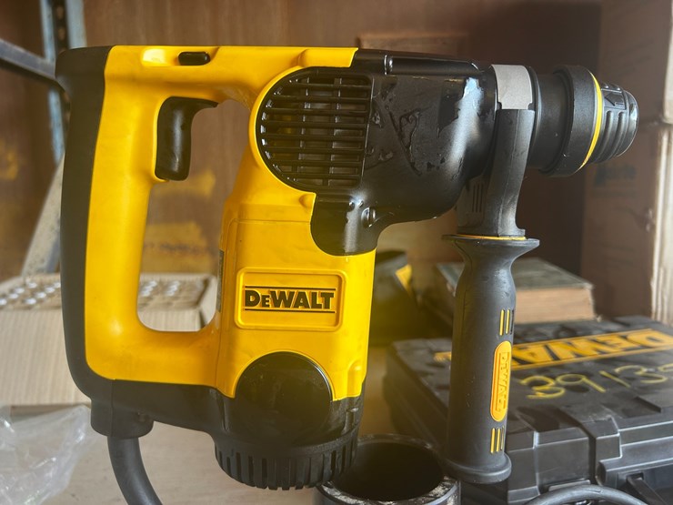 #39135-•-dewalt-rotary-hammer-kit-image-5