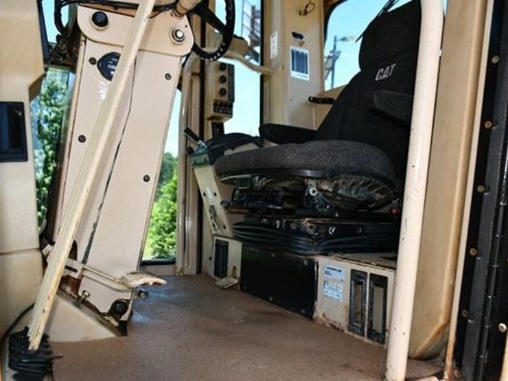 2002-caterpillar-140h-image-14