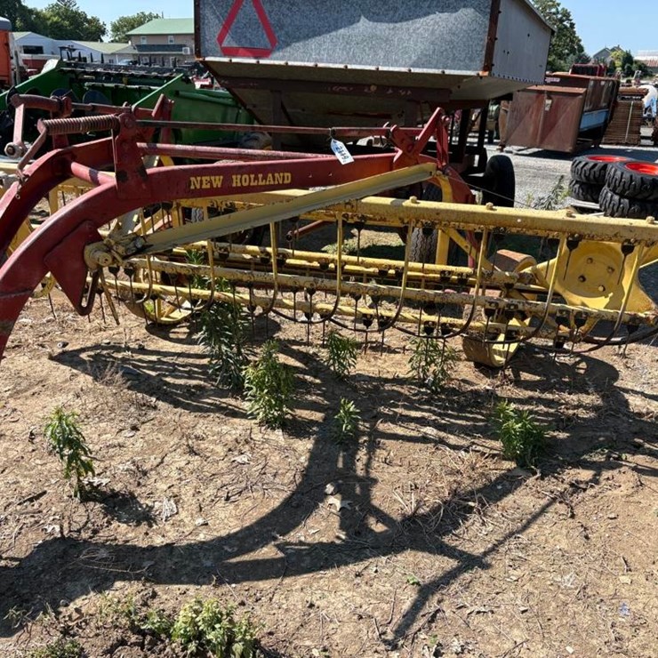 NEW HOLLAND 256