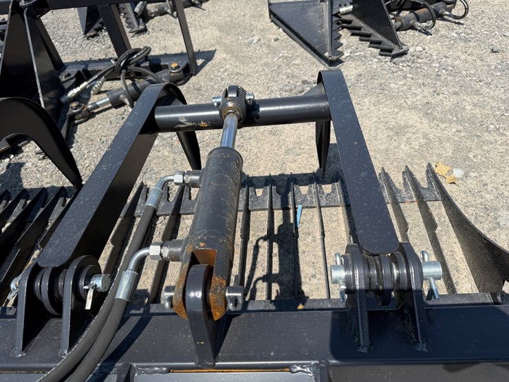 #2080-•-unused-jct-84"-skid-steer-rock-grapple-bucket-inv#49891-image-6
