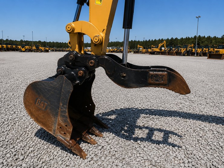 2022-caterpillar-304-image-5