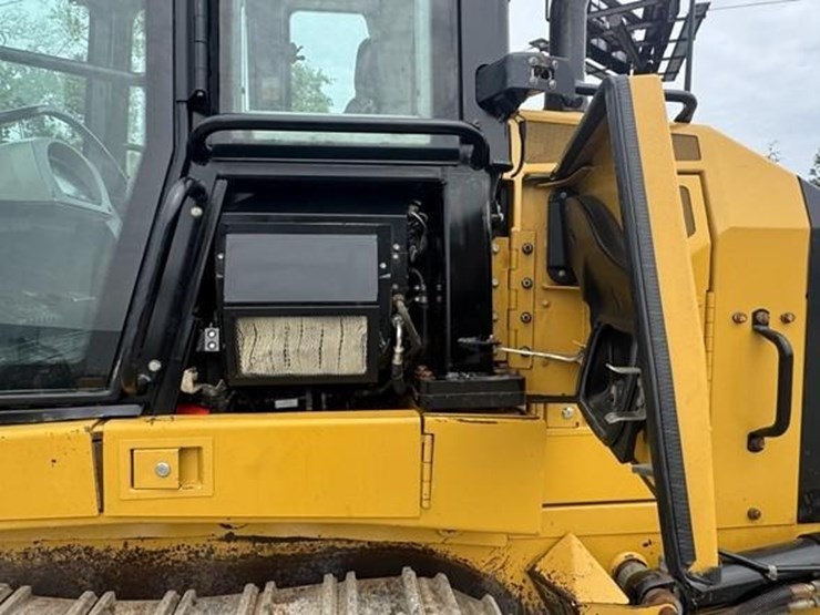 2017-caterpillar-953d-image-10