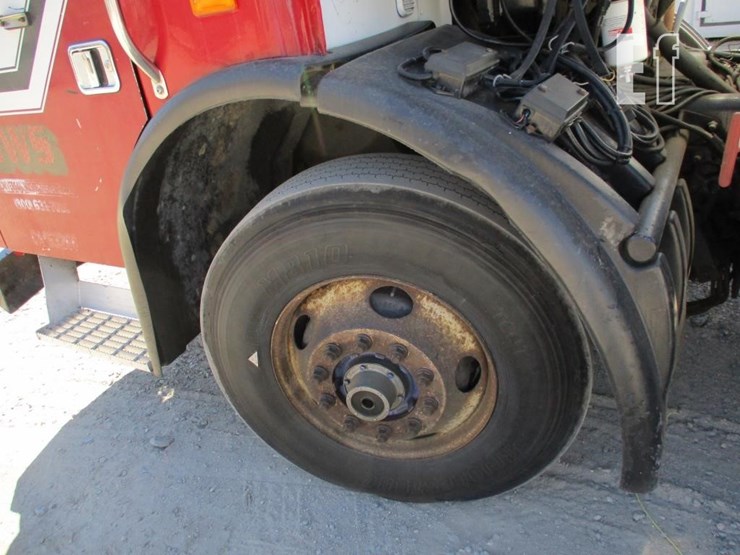 2005-freightliner-condor-image-25