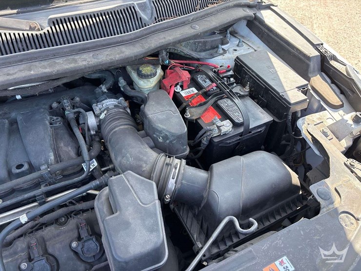 2016-ford-explorer-image-9