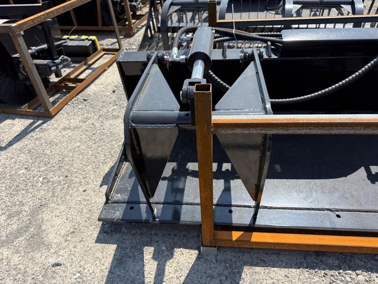 #2065-•-unused-pg772-skid-steer-plate-grabber-cpbzmq2604071-inv#48880-image-11