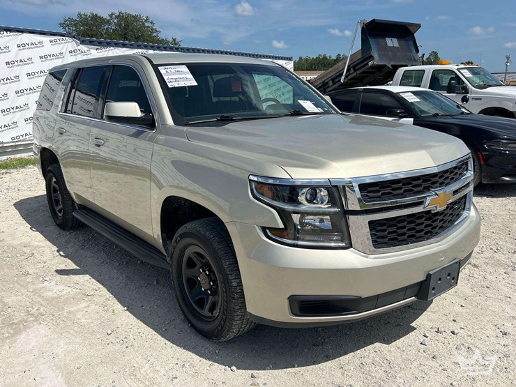 2015-chevrolet-tahoe-image-2
